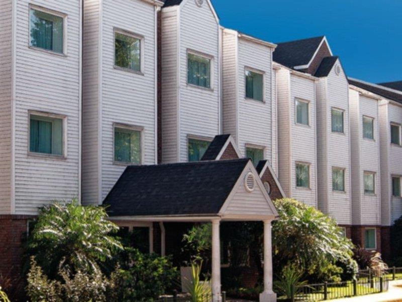 Hotel Aeroparque Inn & Suites Buenos Aires Exterior photo