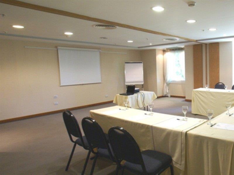 Hotel Aeroparque Inn & Suites Buenos Aires Exterior photo
