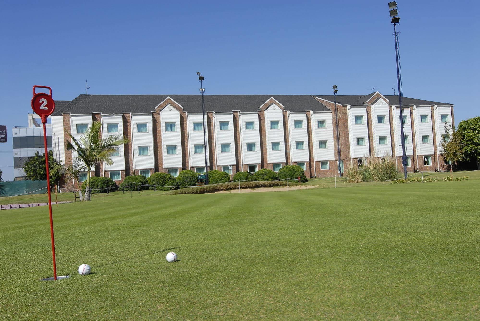 Hotel Aeroparque Inn & Suites Buenos Aires Exterior photo