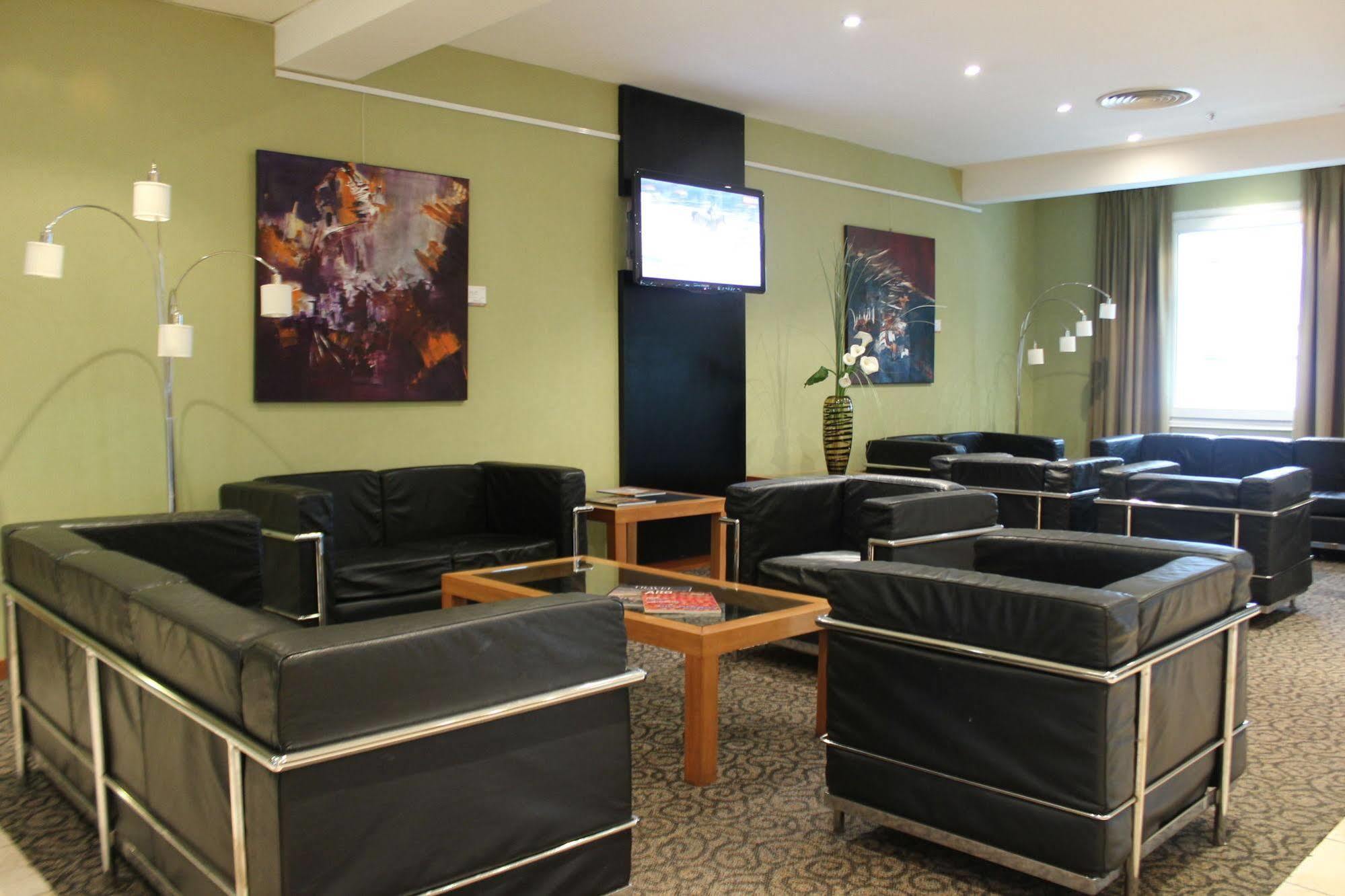 Hotel Aeroparque Inn & Suites Buenos Aires Exterior photo